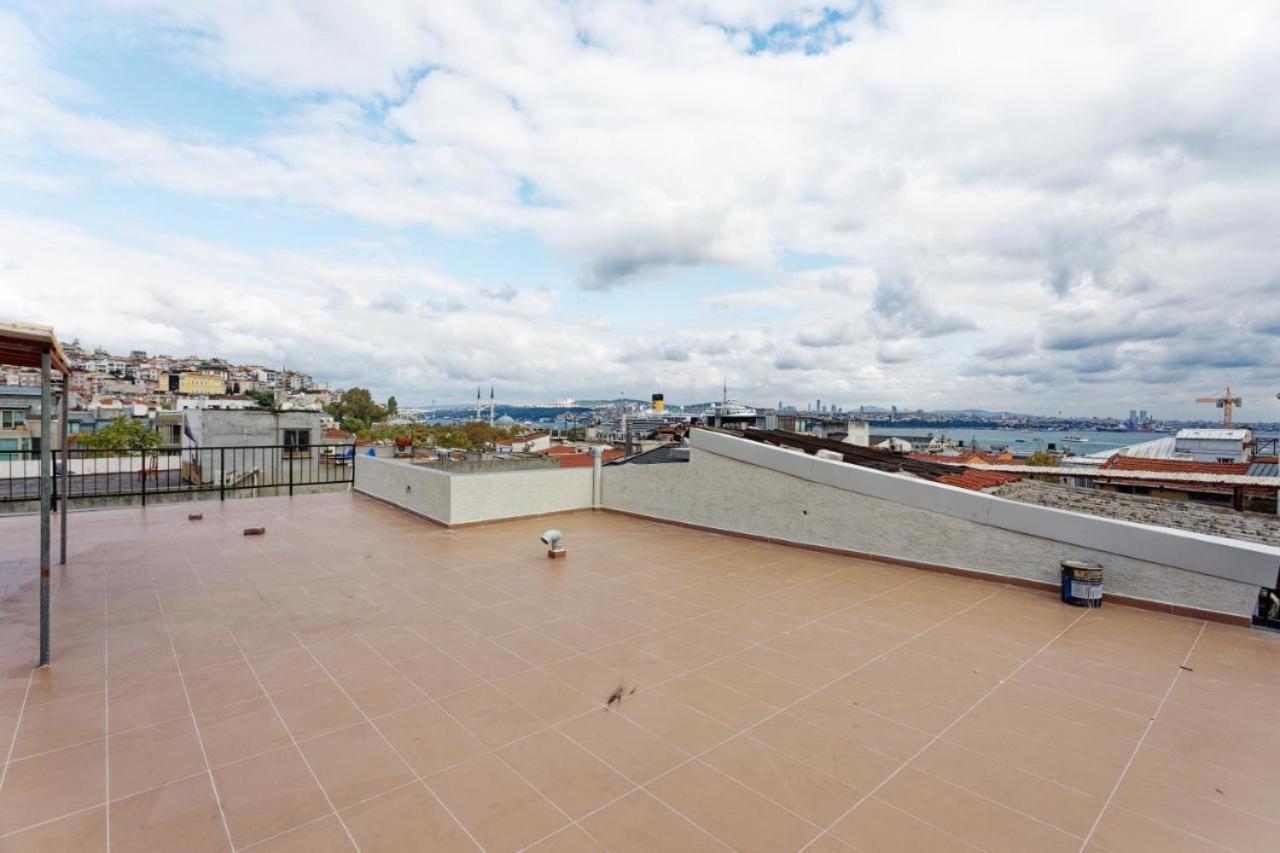 By Abraham Galata Apartment Истанбул Екстериор снимка